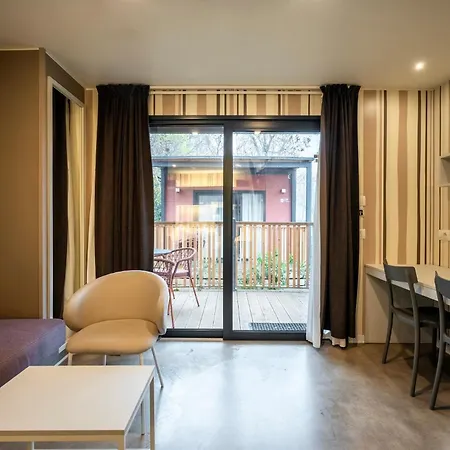 Hotiday Arena Hotel