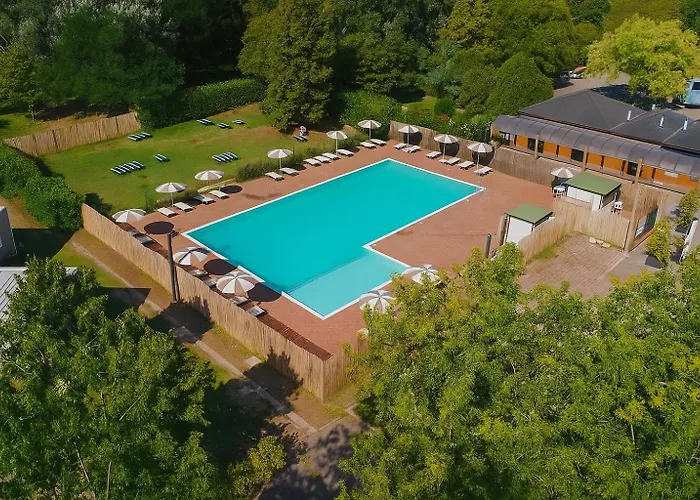 ホテル Hotiday Arena 3*